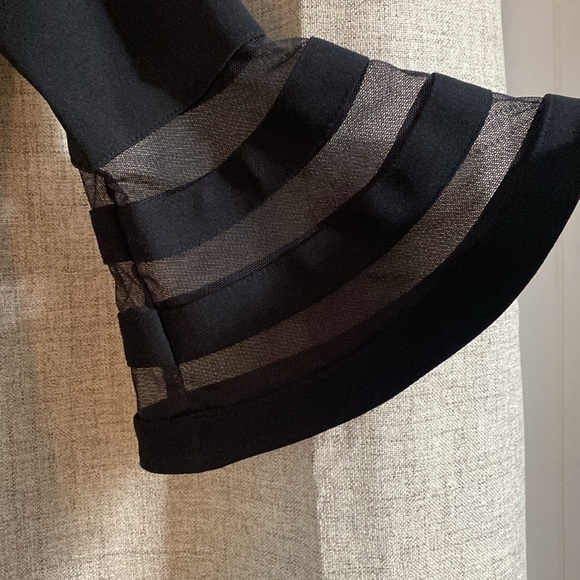 Calvin Klein Women’s Bell Sleeve Sheath Dress with Sheer Accents Size 6 - Picture 4 of 6